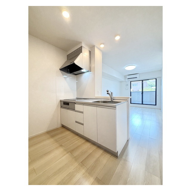 キッチン　リビングを見渡せる対面式キッチン☆