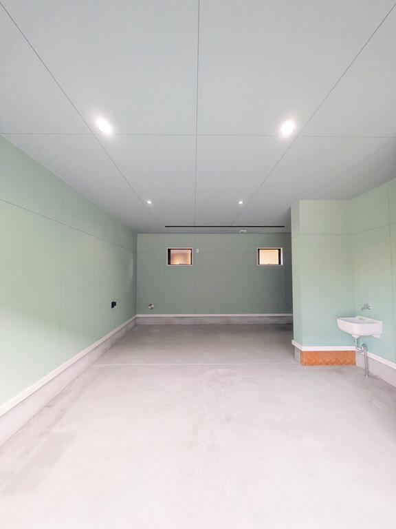 駐車場　1階　ガレージ