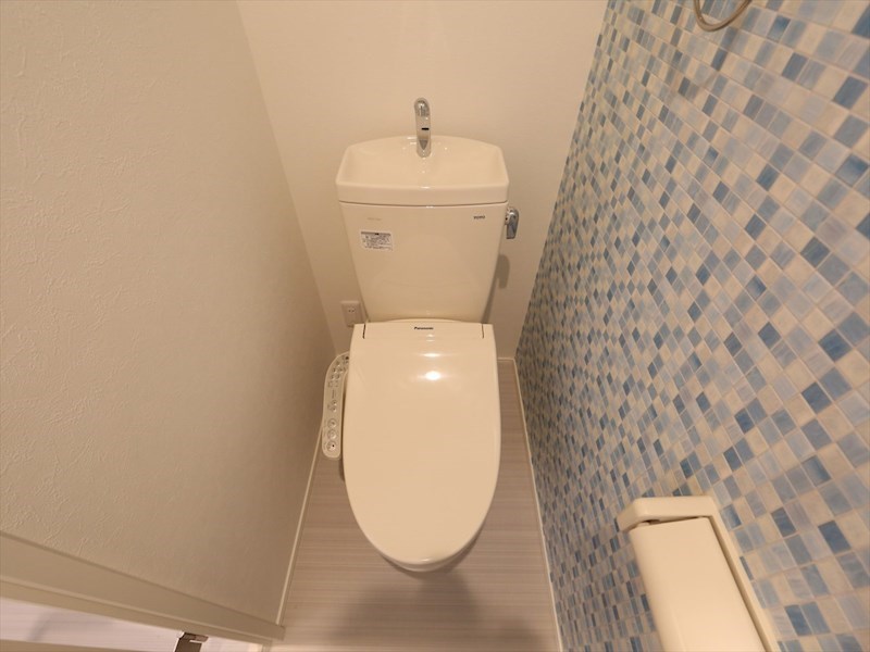 トイレ　温水洗浄暖房便座付トイレ