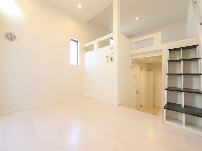 居室・リビング　洋室6帖　ロフト6.2帖（収納にも寝室にも使えます）