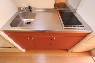 キッチン　広めのキッチンなので料理も手軽に楽しめます。