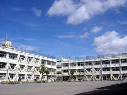 小学校　山野小学校（小学校）まで545m