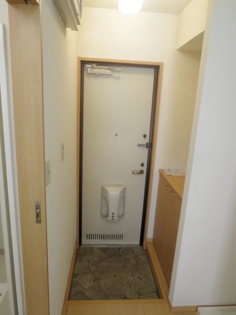 玄関　★シューズボックス完備の玄関★