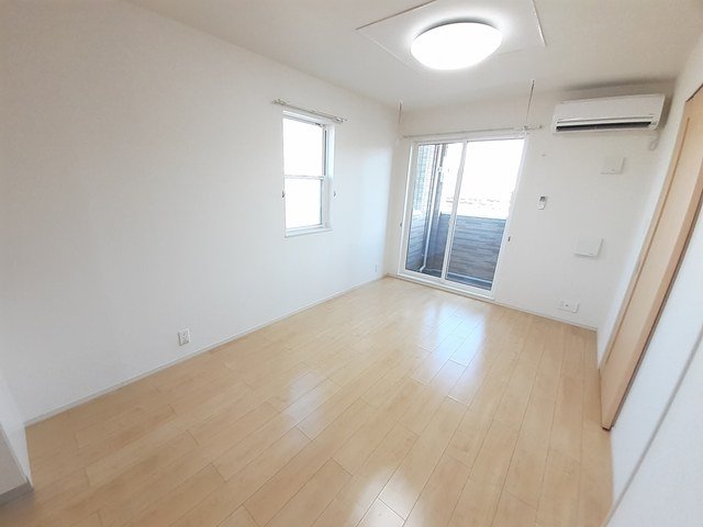 居室・リビング　ゆったり過ごせる居間です