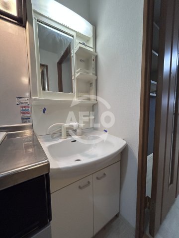 洗面設備　フローライト新大阪　洗面台