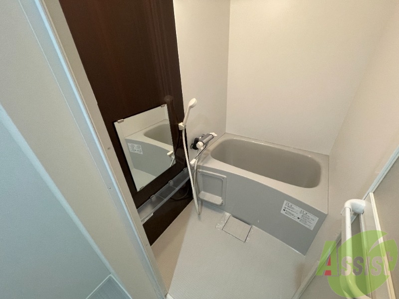 バス・シャワールーム　清潔感のある浴室ですね。機能性も使い勝手も良さそうです。