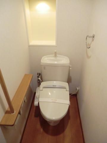 トイレ　ウォシュレット完備
