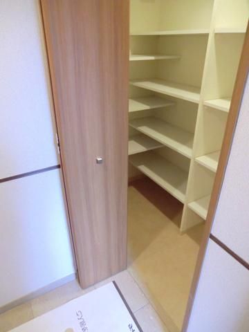 玄関　シューズインクローク有