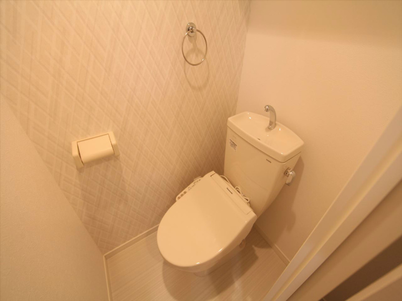 トイレ　温水洗浄暖房便座付トイレ