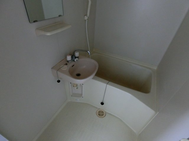 バス・シャワールーム　同物件内参考画像