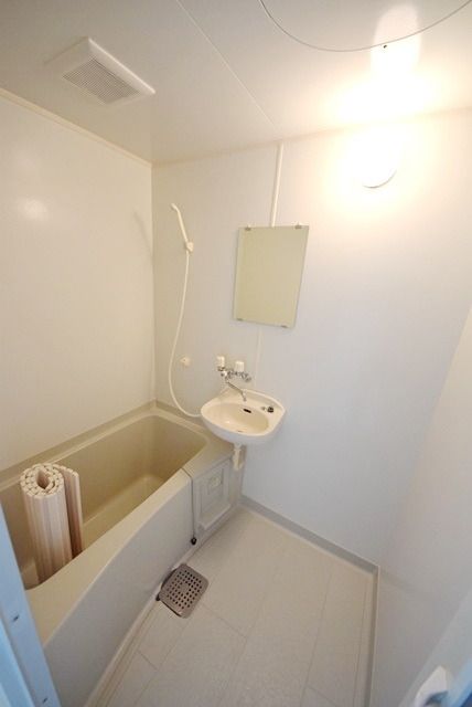 バス・シャワールーム　★辻堂駅徒歩８分、お買いもの便利★