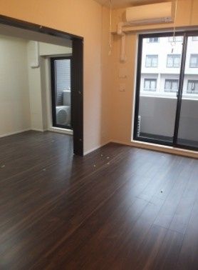 居室・リビング　☆明るい居間☆