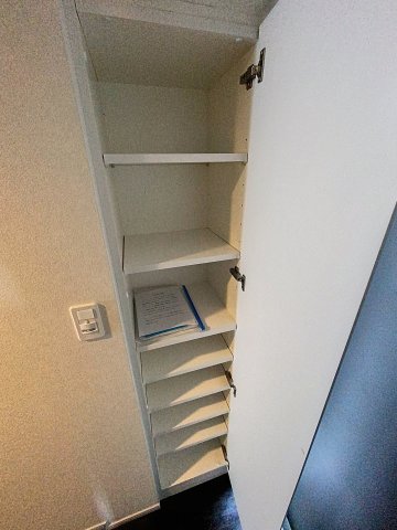 収納　シューズBOX