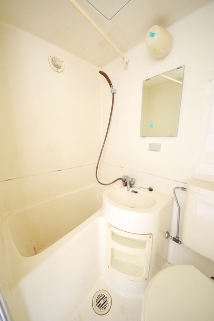 バス・シャワールーム　～１日の疲れを流しましょう～