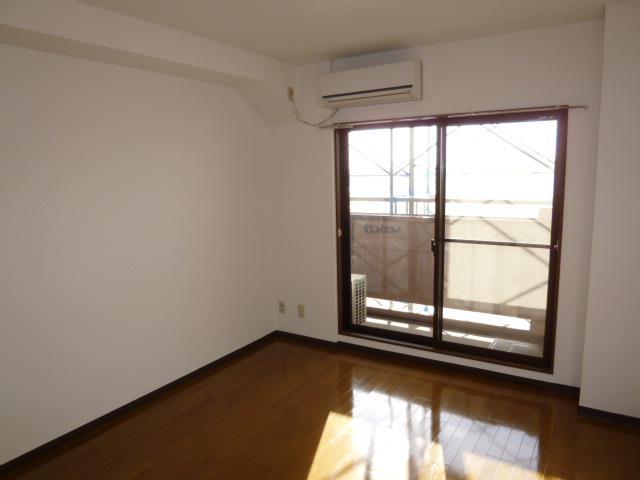 居室・リビング　洋室8帖のフローリング