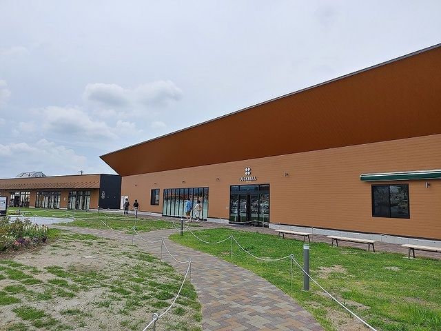 ショッピングセンター　フレスポ佐久インター店（ショッピングセンター）まで450m