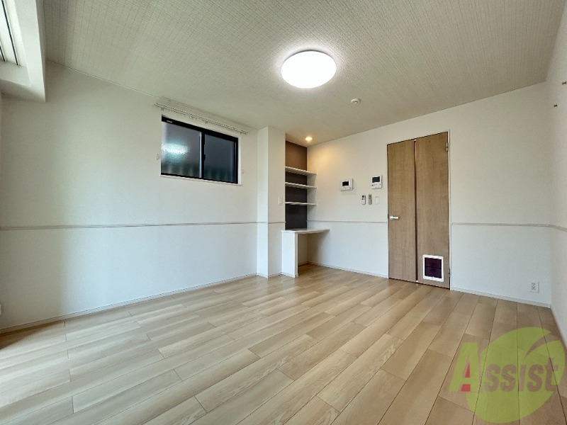 居室・リビング　７．２帖の洋室です。生活のメインとなる部屋ですね。