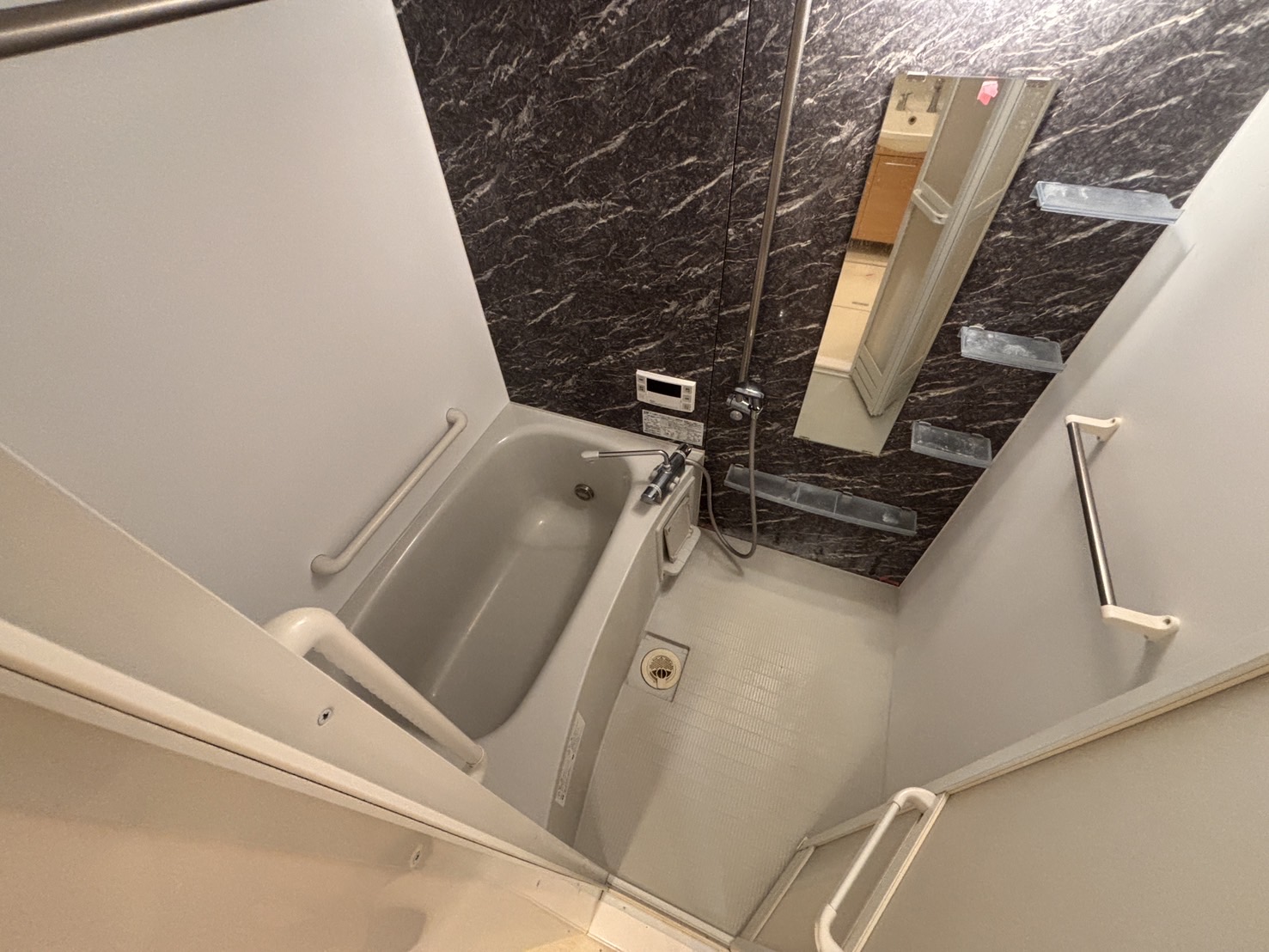 バス・シャワールーム　バス