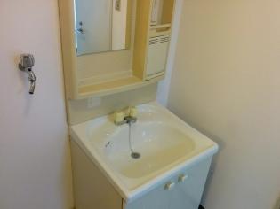 洗面設備　脱衣スペースもあります