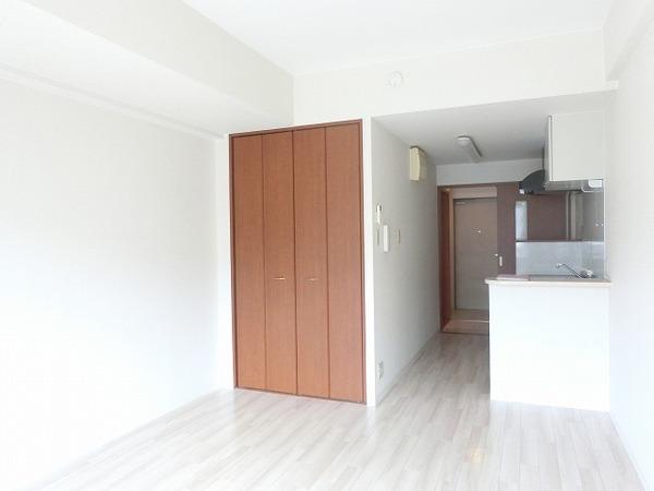 居室・リビング　広々とした洋室！