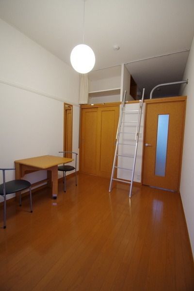 居室・リビング　★人気のロフト付きのお部屋★