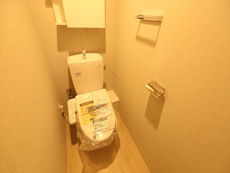 トイレ　温水洗浄暖房便座付トイレ