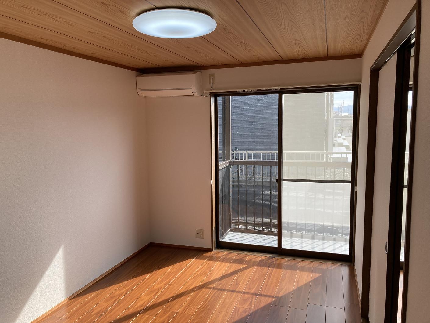 居室・リビング　東側洋室