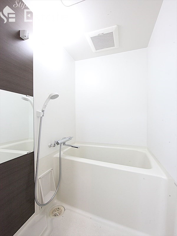 バス・シャワールーム　バスルーム