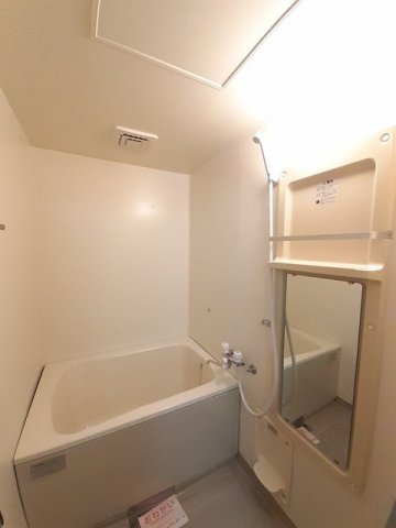 バス・シャワールーム　ゆったり過ごせるお風呂です