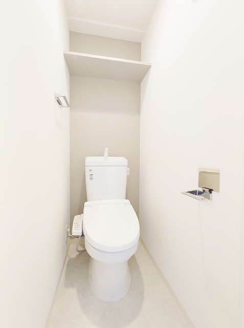 トイレ　暖房便座付きシャワートイレ