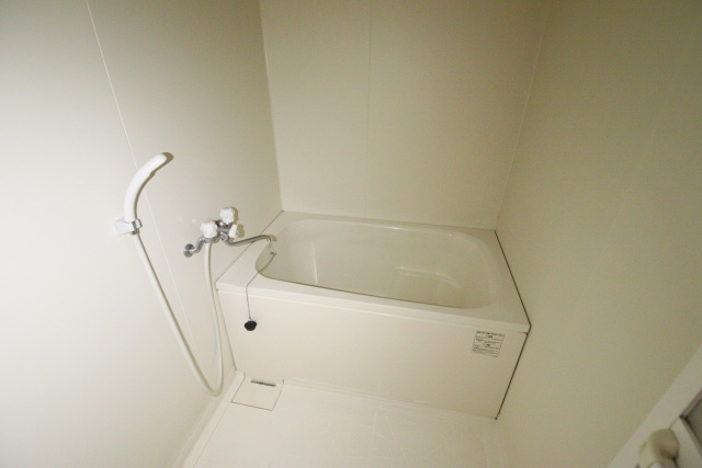 バス・シャワールーム　※別室の参考写真の為、現況優先です。