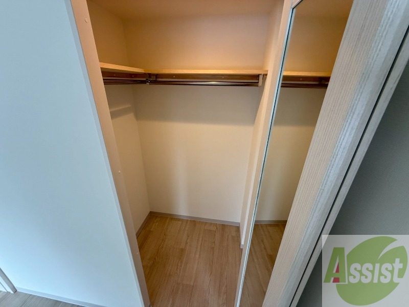 収納　寝室には収納があります。すっきり片づけましょう！