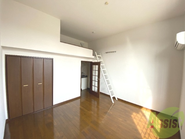 居室・リビング　８帖のお部屋です。明るいお部屋で気持ちが良いですね。