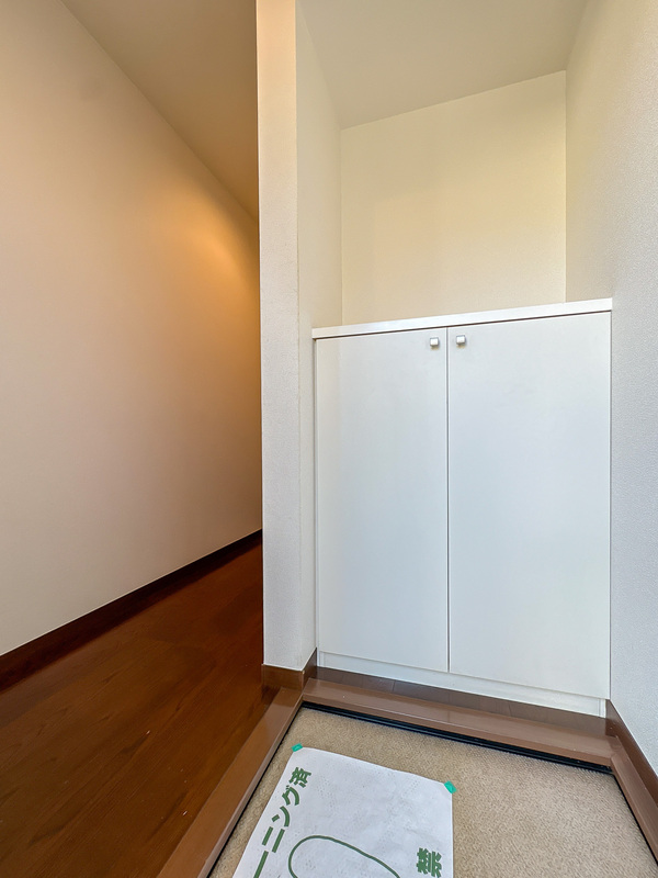 玄関　収納もある玄関です