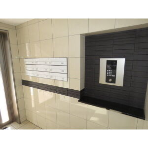 エントランス　オートロック・メールボックス