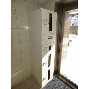 ロビー　宅配ボックス