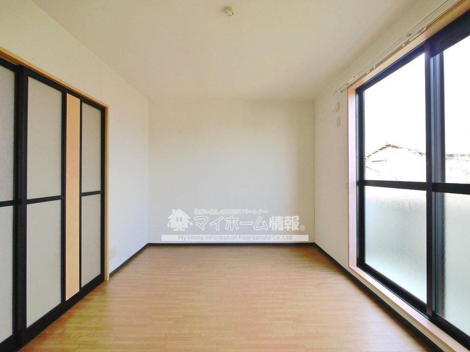 居室・リビング　お日様の光と爽やかな風をたっぷりと取り込めます