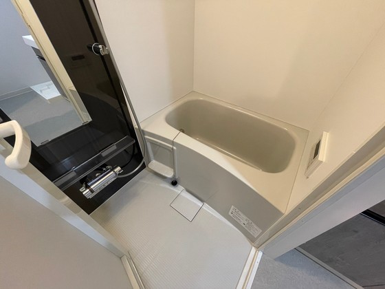 バス・シャワールーム　※別部屋の写真です