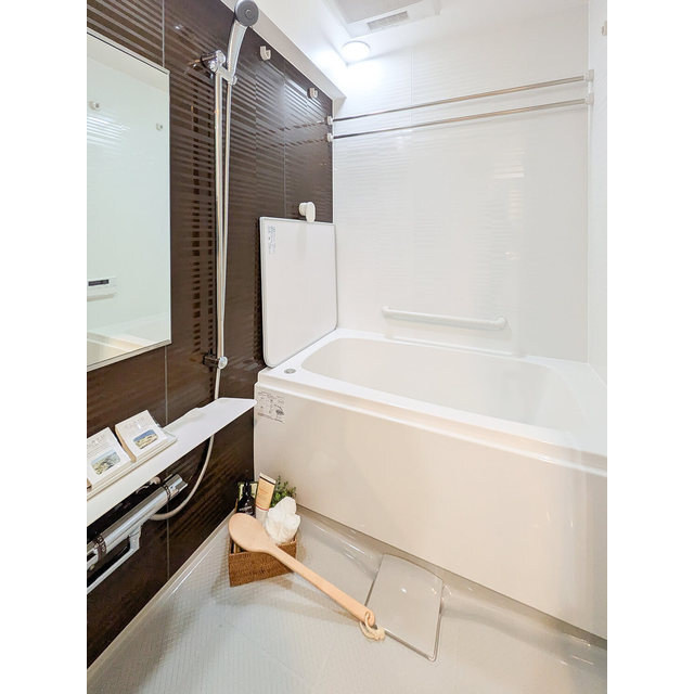 バス・シャワールーム　【家具・家電の備え付けはありません】