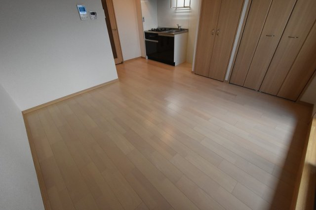 居室・リビング　床色が明るくて綺麗です♪