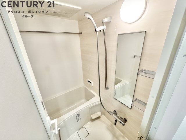 バス・シャワールーム　浴室乾燥機付きで便利！