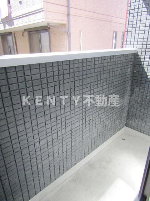 バルコニー　陽当たり良好なバルコニーです