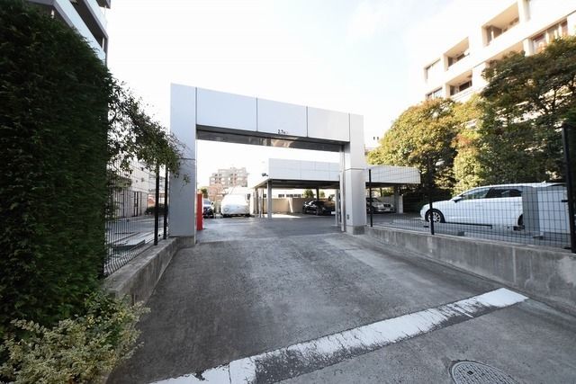 駐車場　タウンハウジングレジデンス事業部　恵比寿店・赤坂店までお問…