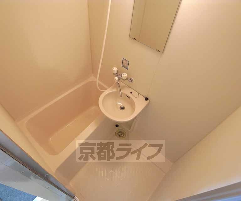 バス・シャワールーム　きれいなお風呂です。