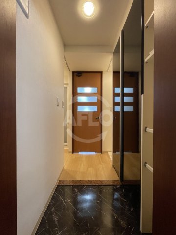 玄関　コンソラーレ土佐堀　玄関