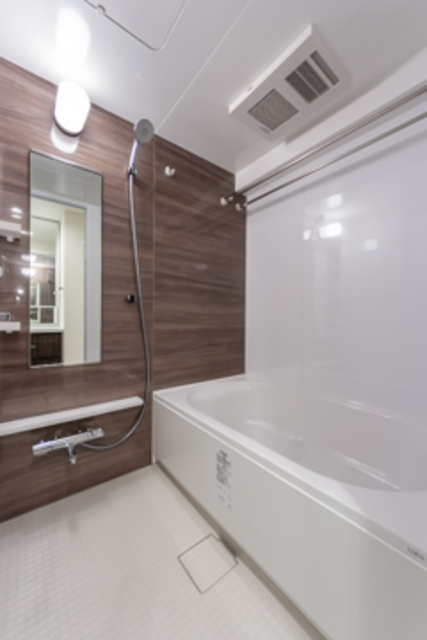 バス・シャワールーム　※写真は同タイプ住戸です。