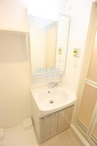 洗面設備　清潔感ある独立洗面台で毎日気持ちよく♪