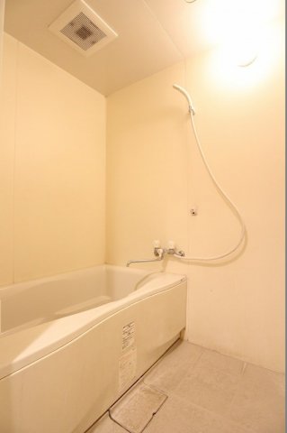 バス・シャワールーム　別室のタイプの写真となります。