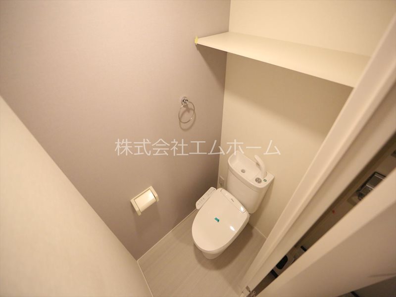 トイレ　温水洗浄暖房便座付トイレ　同型写真