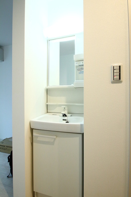 洗面設備　身支度に欠かせない独立洗面台♪